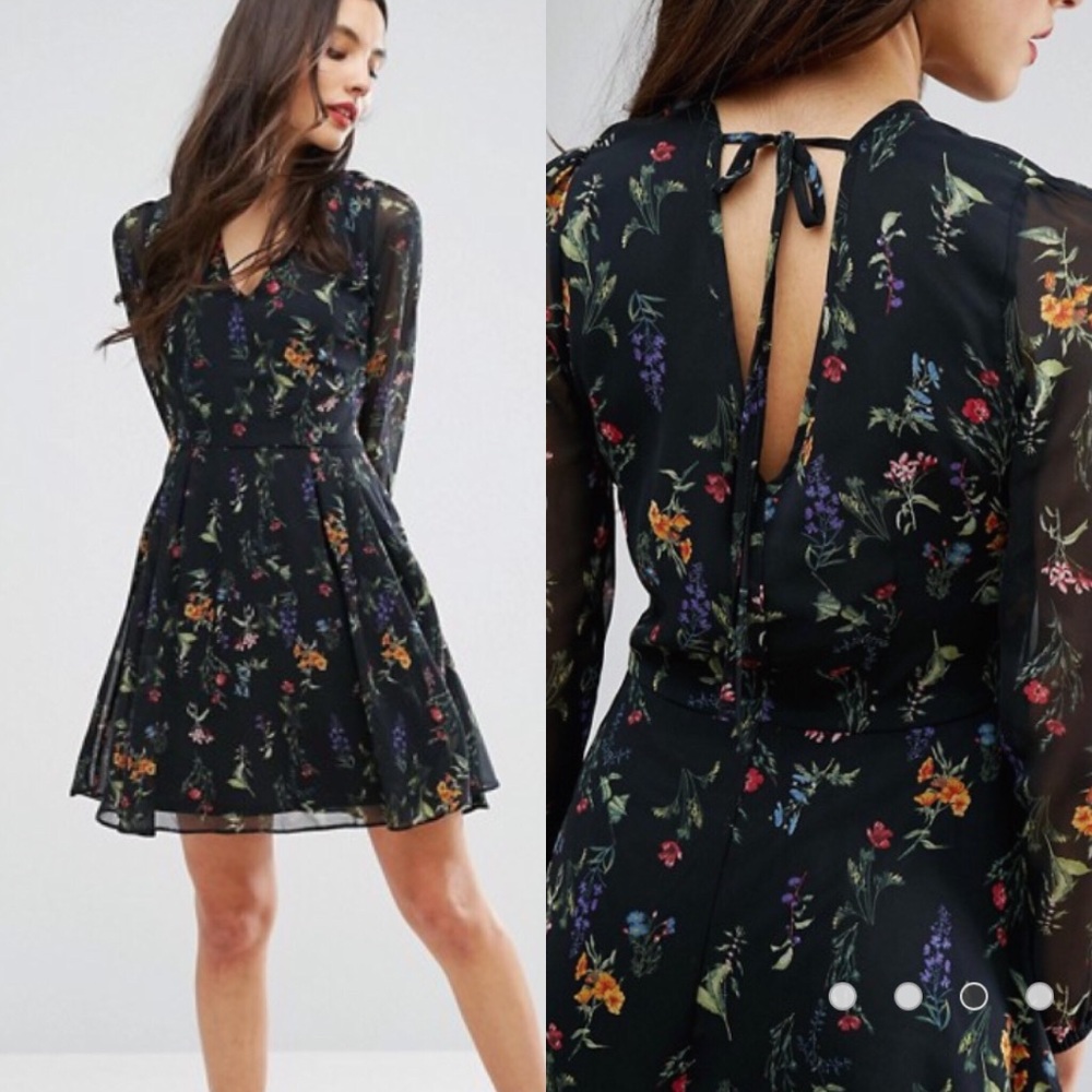 New Look Botanical Plunge Neck Skater Dress, Sz 2